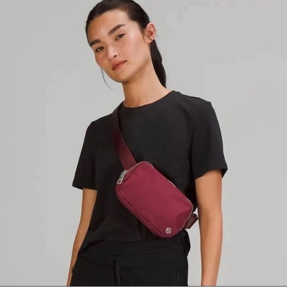 Lululemon everywhere belt bag - Picture 1 of 8